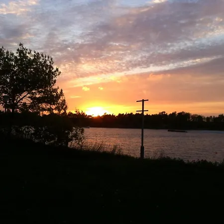 Haus Janina 度假居 *